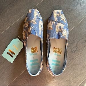 NWT TOMS x Disney Snow White canvas shoes (Sz 9.5)